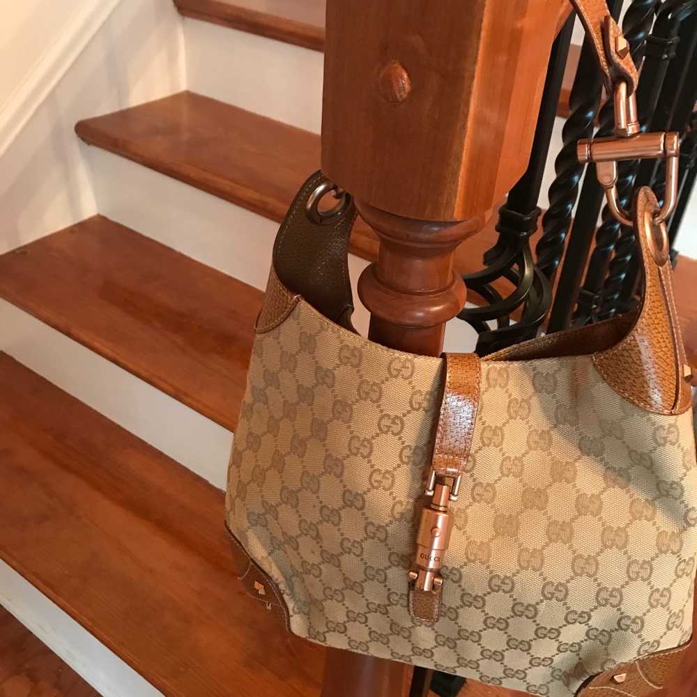 SOLD — Gucci purse. Authentic.